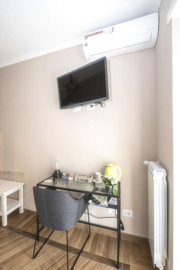 Bed & Breakfast Vacanze Romane Buitenkant foto