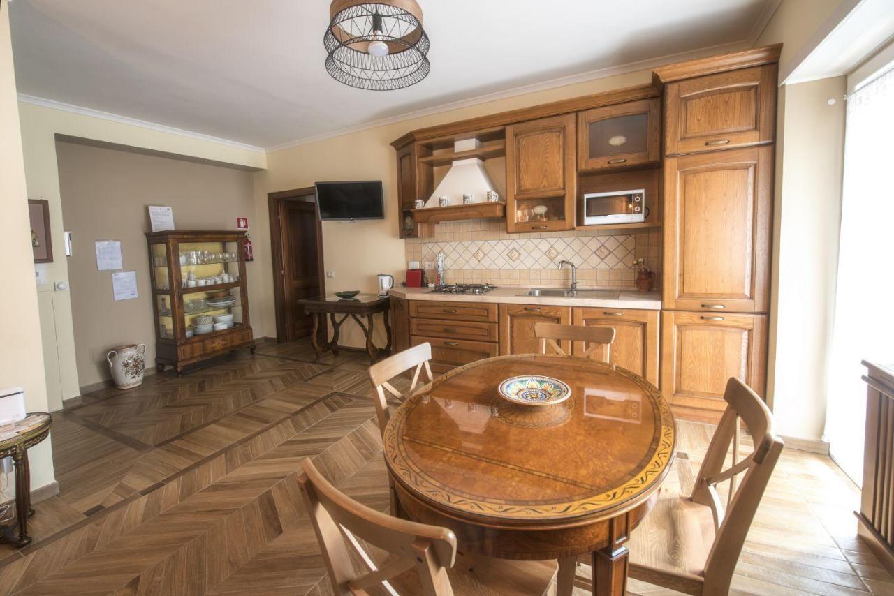 Bed & Breakfast Vacanze Romane Buitenkant foto