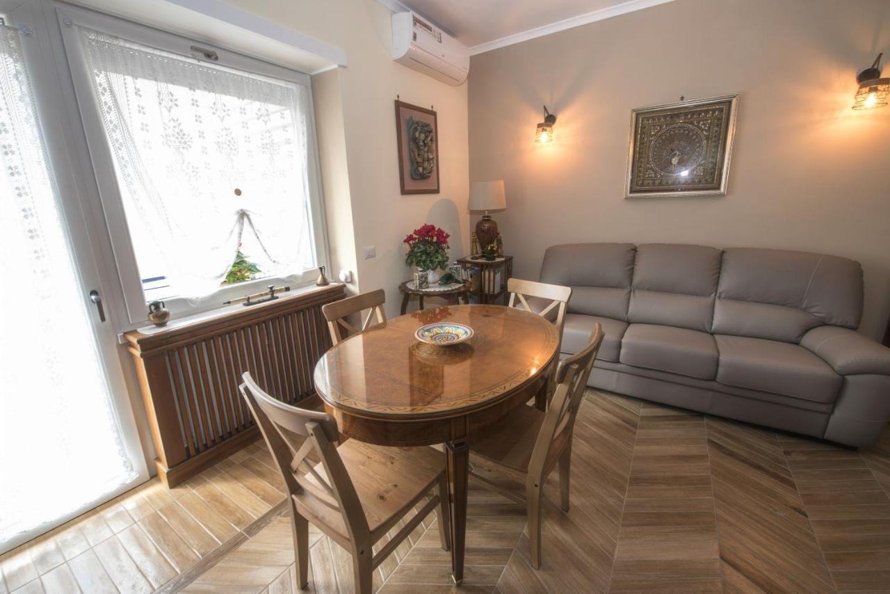 Bed & Breakfast Vacanze Romane Buitenkant foto