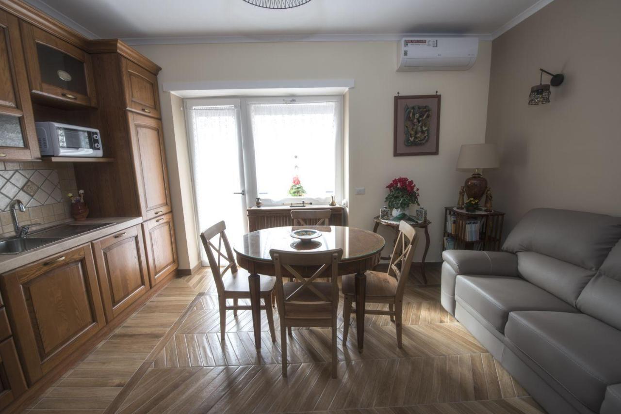Bed & Breakfast Vacanze Romane Buitenkant foto