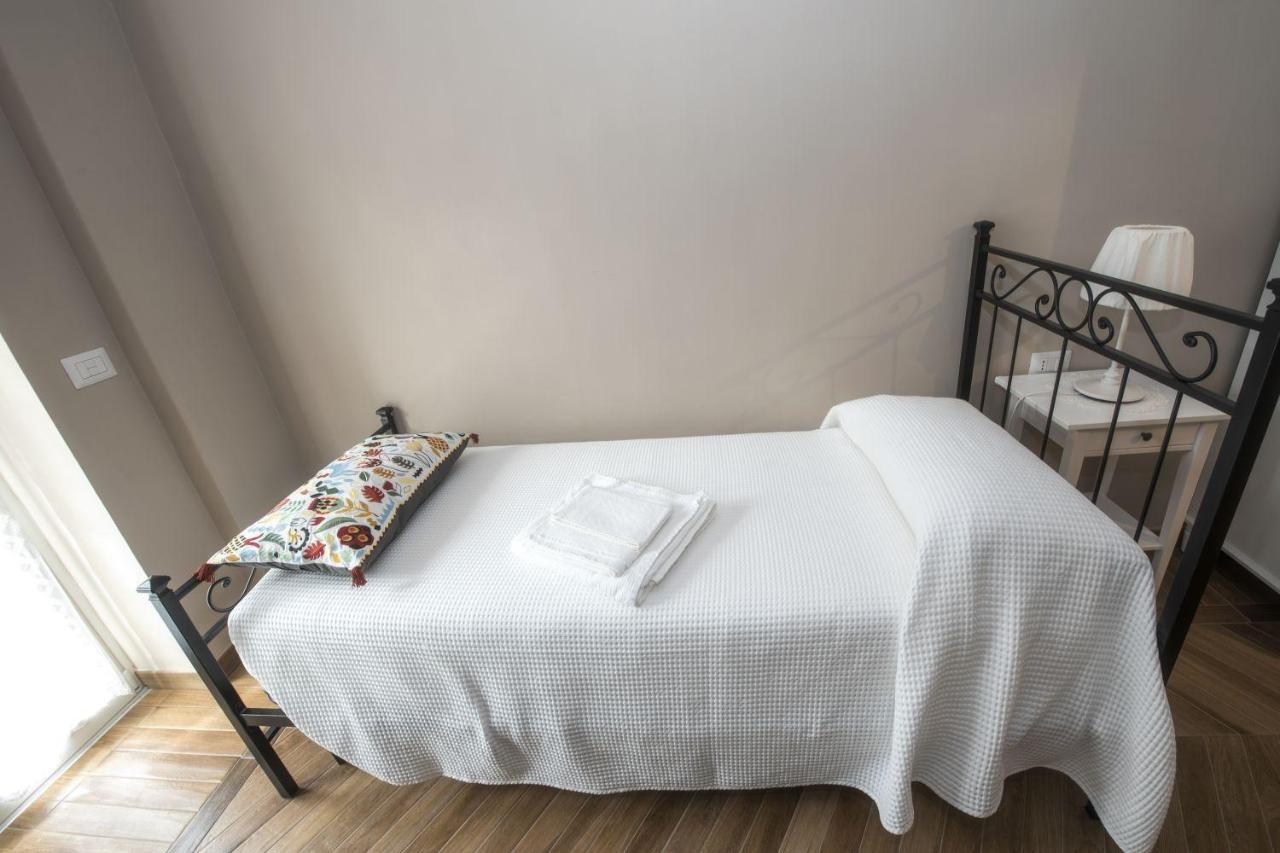Bed & Breakfast Vacanze Romane Buitenkant foto