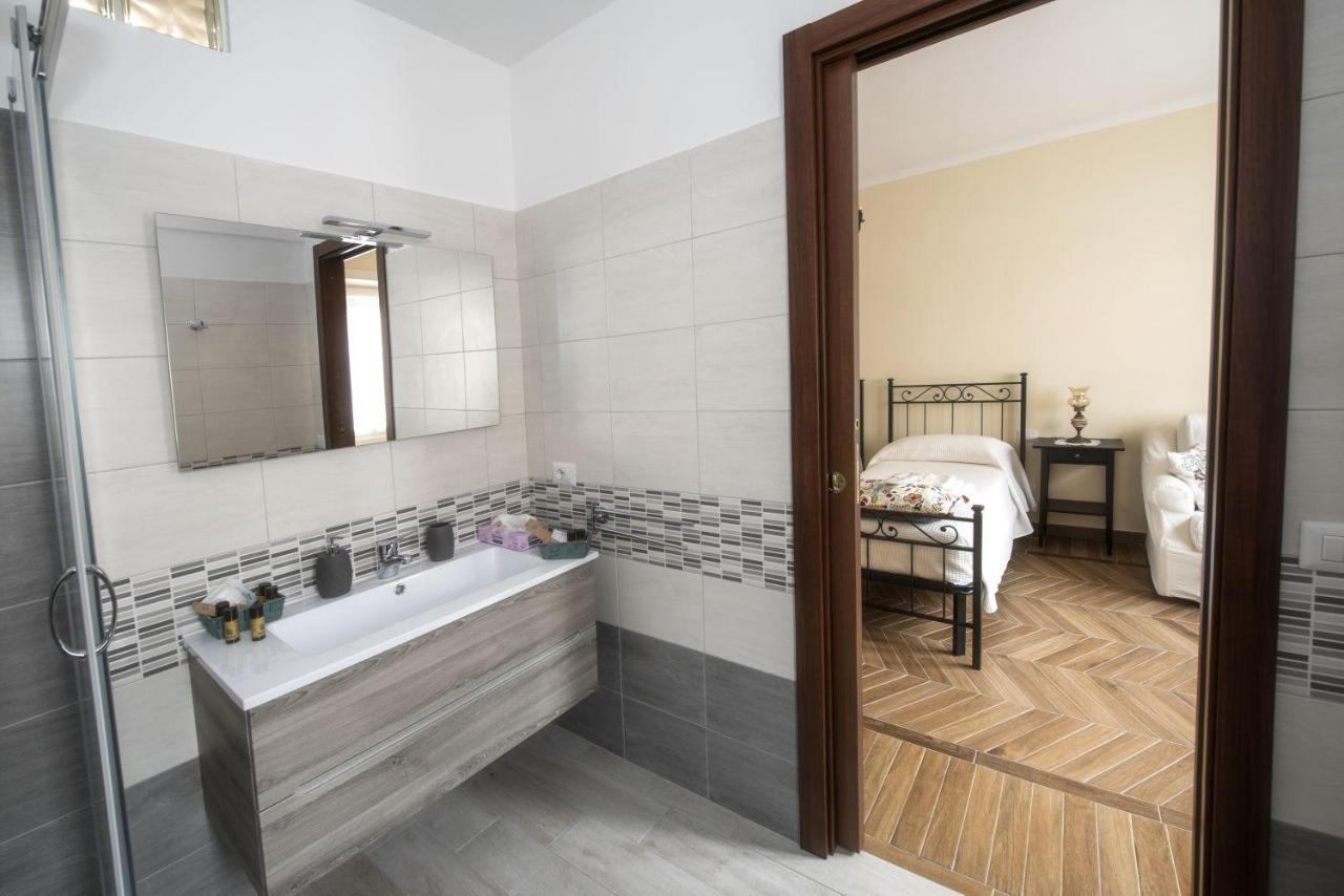 Bed & Breakfast Vacanze Romane Buitenkant foto
