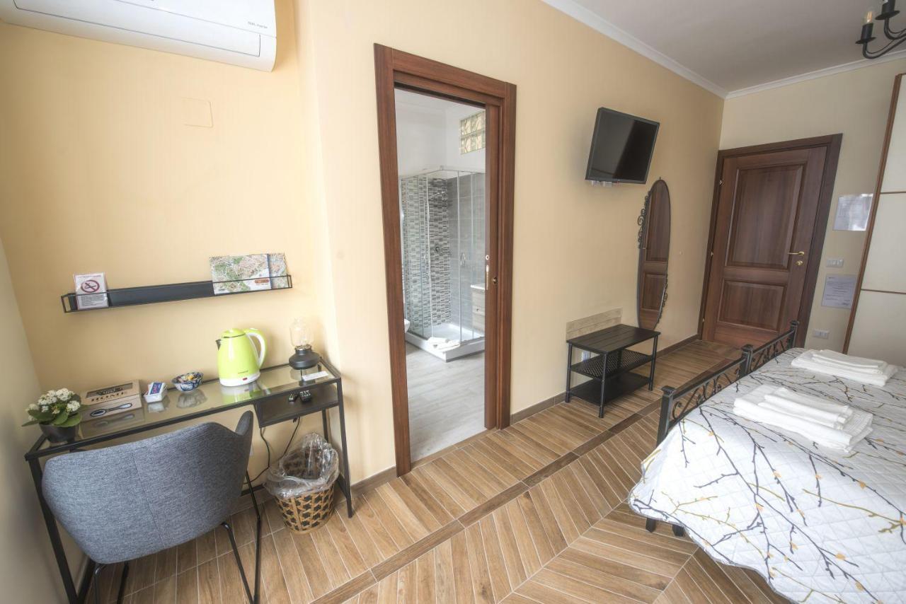 Bed & Breakfast Vacanze Romane Buitenkant foto